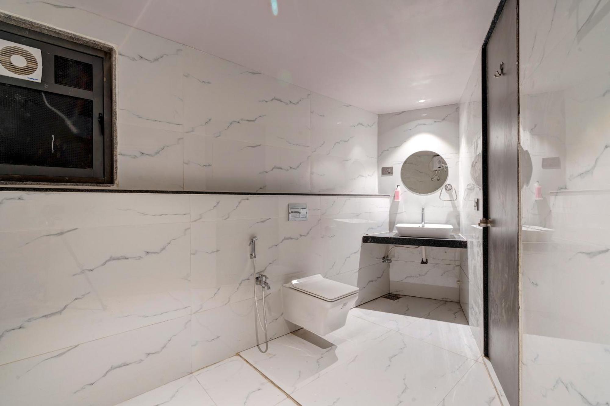 Hotel Sparsh Divine Ahmedabad Eksteriør bilde