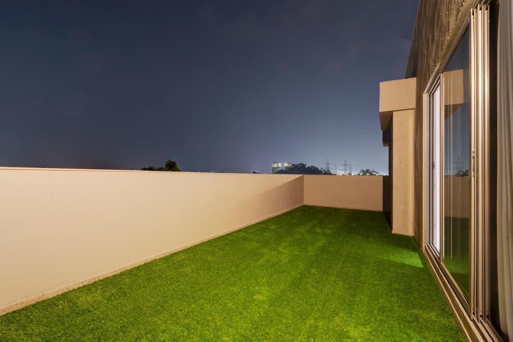 Hotel Sparsh Divine Ahmedabad Eksteriør bilde